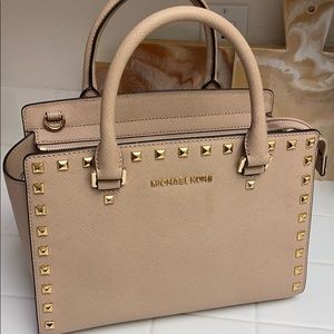 Michael Kors purse